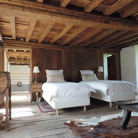 別荘 Domaine Lvd Avec Spa, Bois Et Riviere Privee La Bloutière