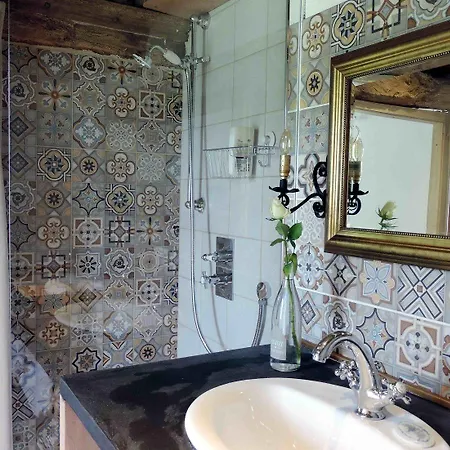 Domaine Lvd Avec Spa, Bois Et Riviere Privee * La Bloutière