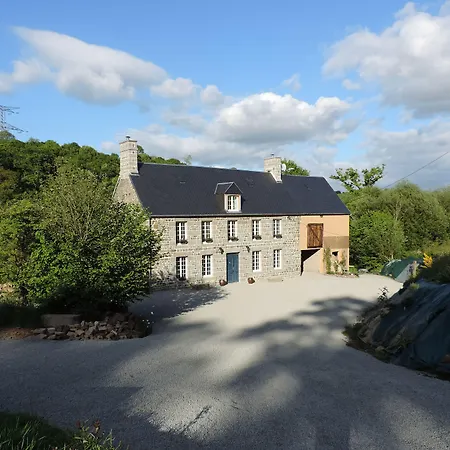 Domaine Lvd Avec Spa, Bois Et Riviere Privee 別荘