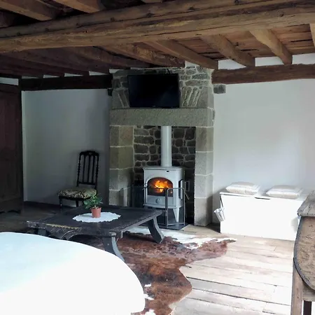 Domaine Lvd Avec Spa, Bois Et Riviere Privee La Bloutière