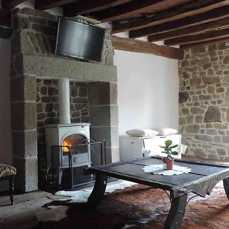 Domaine Lvd Avec Spa, Bois Et Riviere Privee 別荘