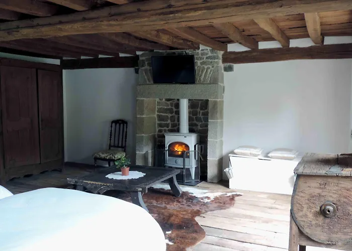 Domaine Lvd Avec Spa, Bois Et Riviere Privee La Bloutiere