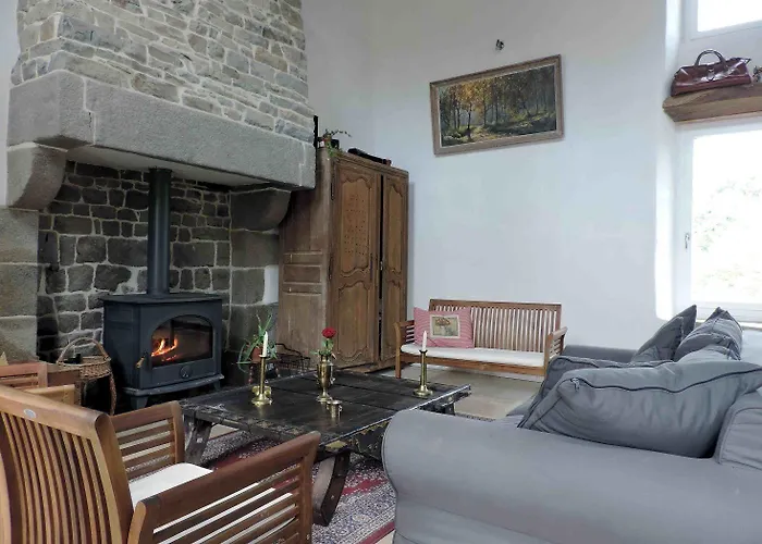 Ferienhaus Domaine Lvd Avec Spa, Bois Et Riviere Privee