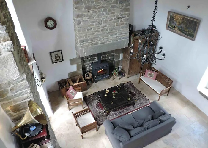 Ferienhaus Domaine Lvd Avec Spa, Bois Et Riviere Privee La Bloutiere