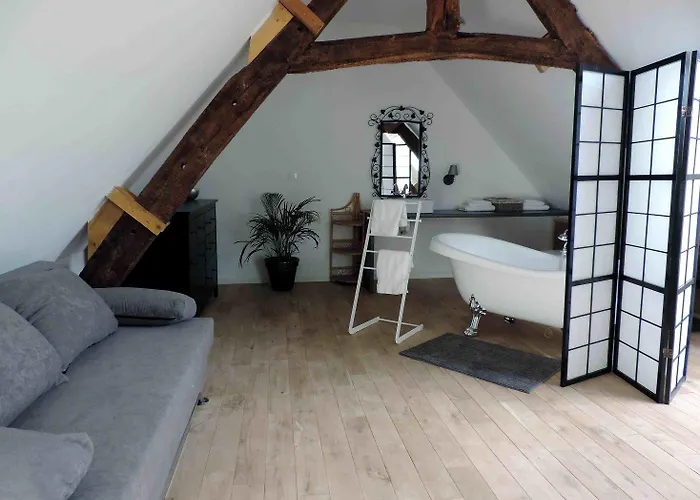 Domaine Lvd Avec Spa, Bois Et Riviere Privee * La Bloutiere