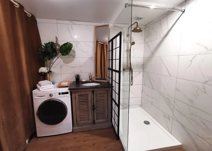 Domaine Lvd Avec Spa, Bois Et Riviere Privee La Bloutiere