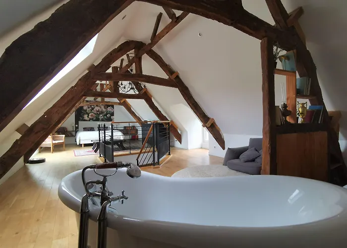 Ferienhaus Domaine Lvd Avec Spa, Bois Et Riviere Privee