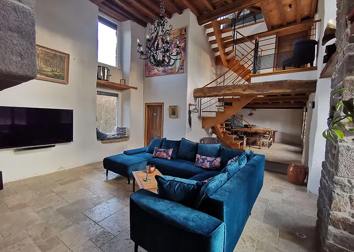 Ferienhaus Domaine Lvd Avec Spa, Bois Et Riviere Privee *