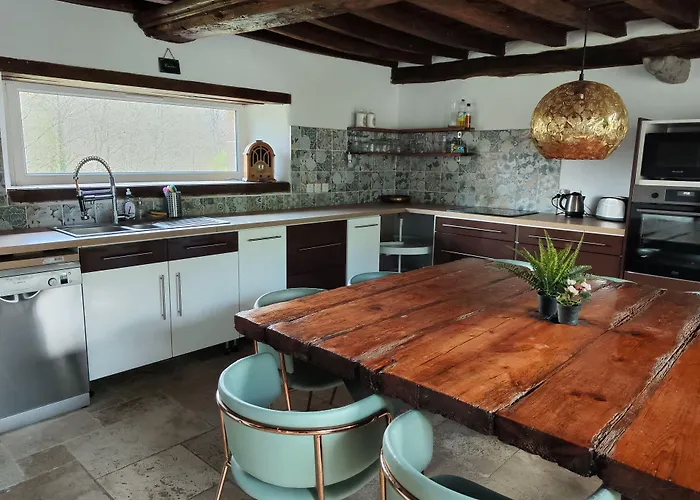 Domaine Lvd Avec Spa, Bois Et Riviere Privee *