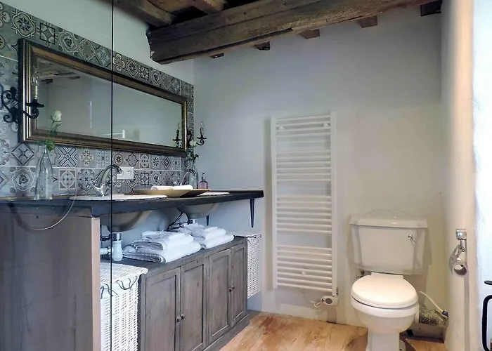 Domaine Lvd Avec Spa, Bois Et Riviere Privee La Bloutiere