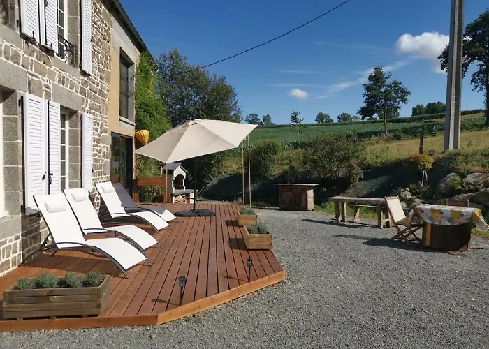 Ferienhaus Domaine Lvd Avec Spa, Bois Et Riviere Privee *