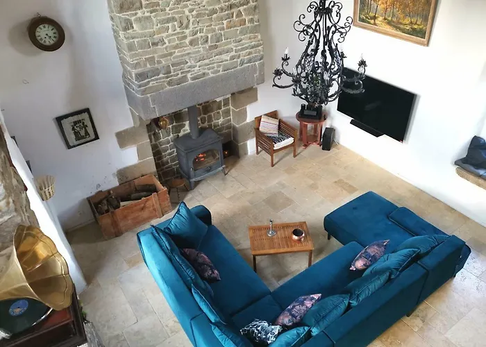 Ferienhaus Domaine Lvd Avec Spa, Bois Et Riviere Privee