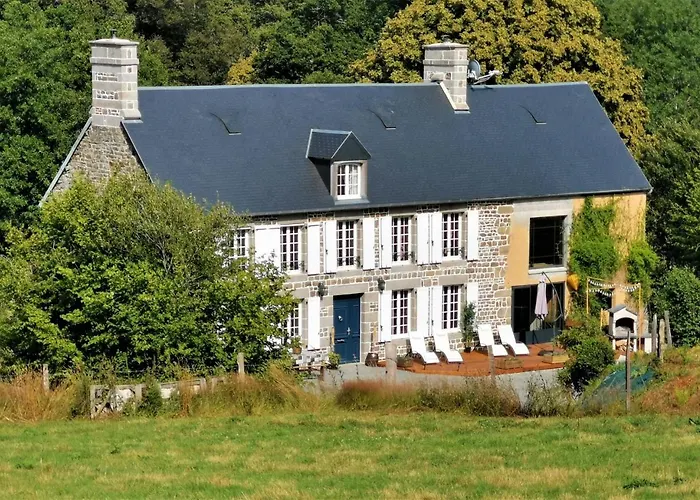 Domaine Lvd Avec Spa, Bois Et Riviere Privee La Bloutiere