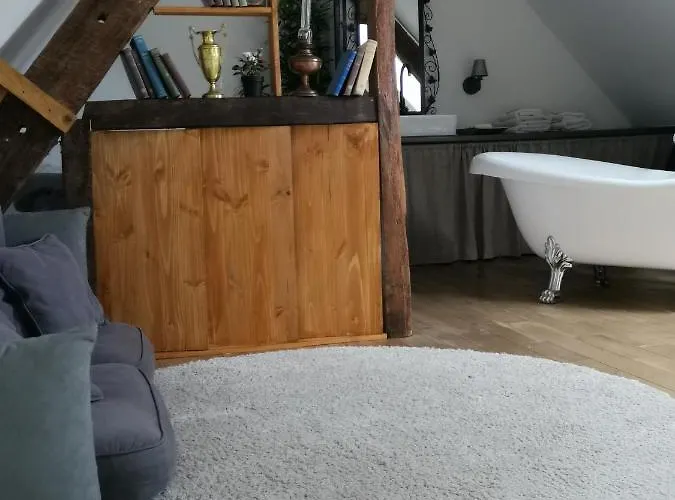 Domaine Lvd Avec Spa, Bois Et Riviere Privee * La Bloutiere