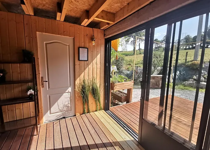 Ferienhaus Domaine Lvd Avec Spa, Bois Et Riviere Privee *