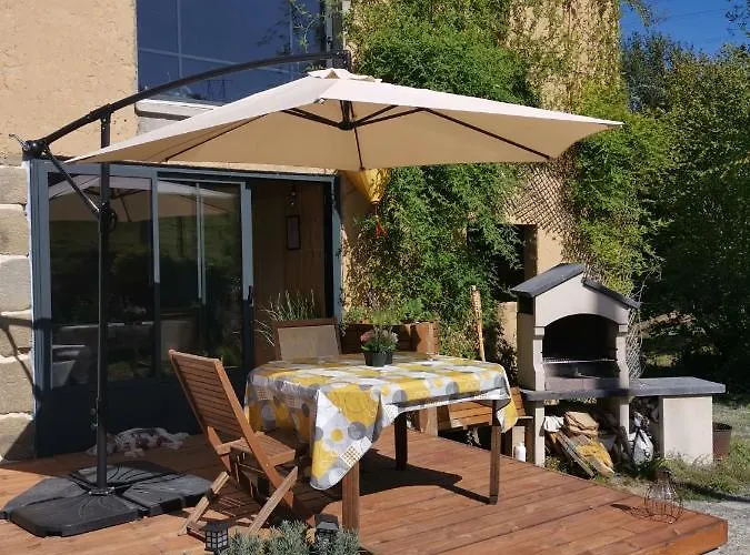 Domaine Lvd Avec Spa, Bois Et Riviere Privee Ferienhaus *