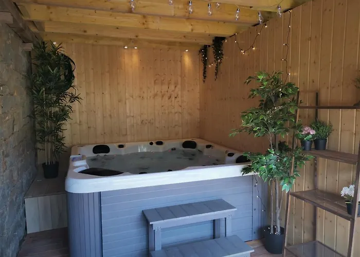 Domaine Lvd Avec Spa, Bois Et Riviere Privee